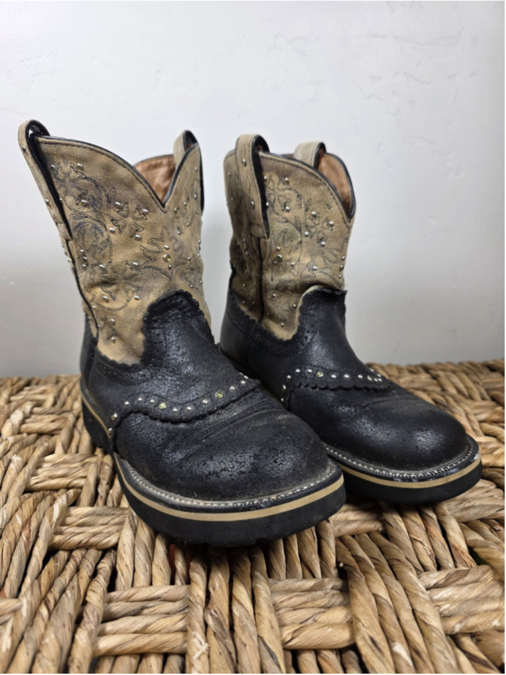 Ariat Women's 7.5B Black Camo Leather Western Cowboy Boots Studded Embroidered